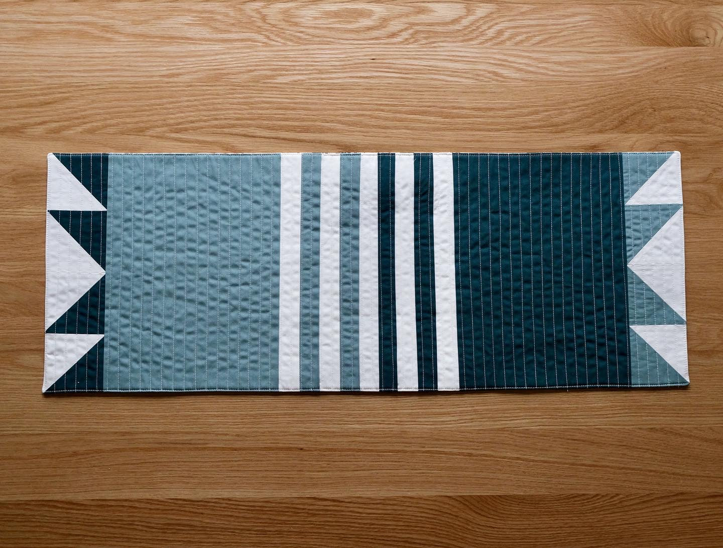 Modern Stripes Table Runner Pattern - PDF download